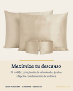 Set de 2 fundas de seda Arena del Desierto y 1 antifaz Arena del Desierto sobre fondo marfil.