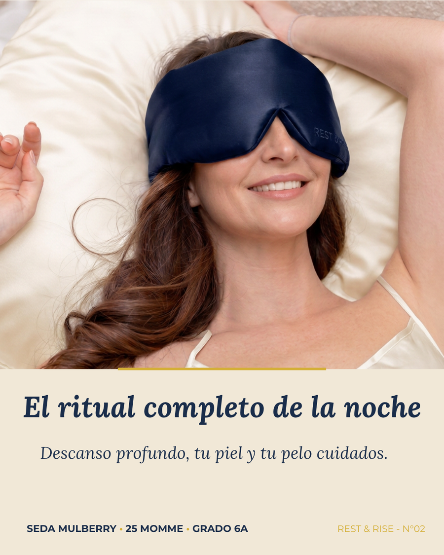 Mujer durmiendo con antifaz de seda sobre almohada de seda: el ritual completo de la noche.