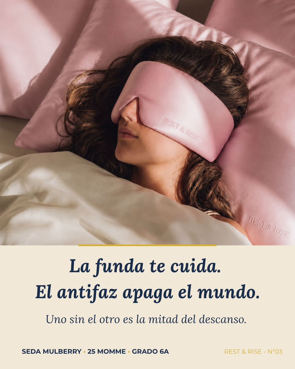 Mujer durmiendo con antifaz y funda de seda: la funda cuida tu piel y tu pelo, el antifaz bloquea la luz.